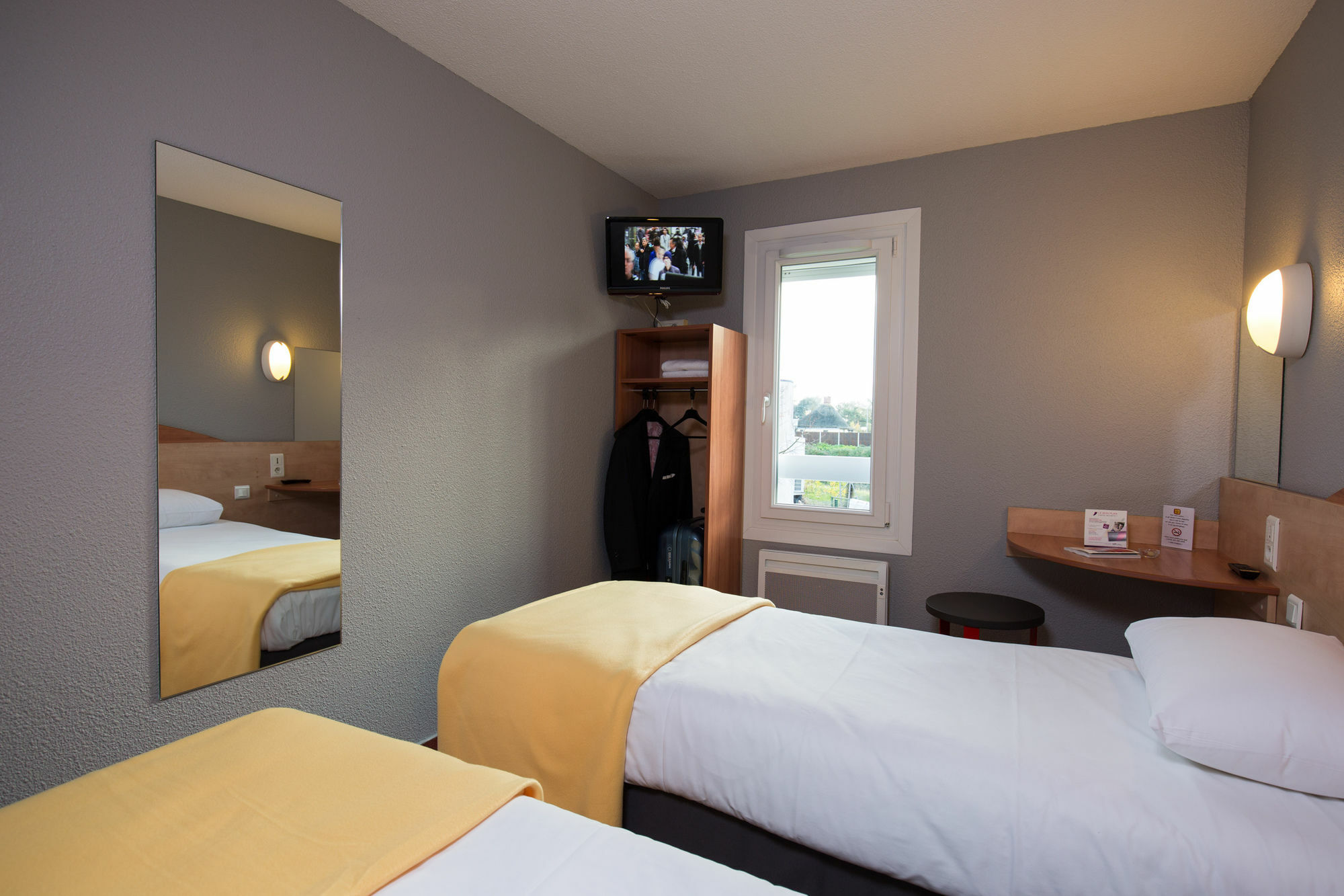 Kyriad Direct Orleans - La Chapelle St Mesmin La Chapelle-Saint-Mesmin Exterior foto